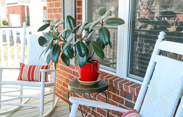 20230404-2-reasons-you-should-sell-your-house-KCM